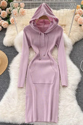 Robe en tricot à capuche et boutons, robe pull moulante